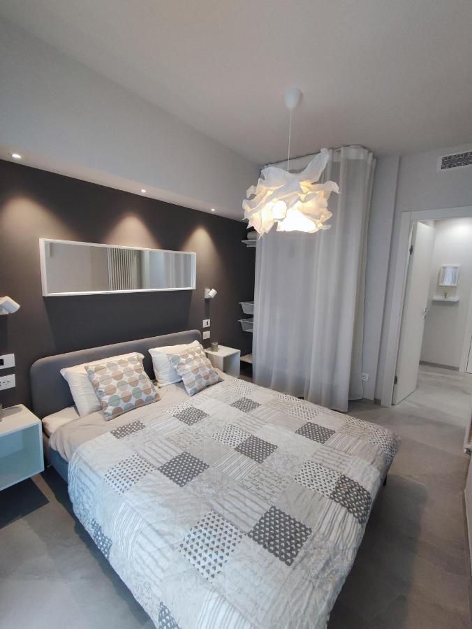 New Apartment In Historical Center Near Lake Riva del Garda Eksteriør billede