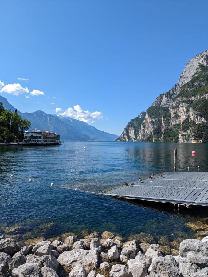 New Apartment In Historical Center Near Lake Riva del Garda Eksteriør billede