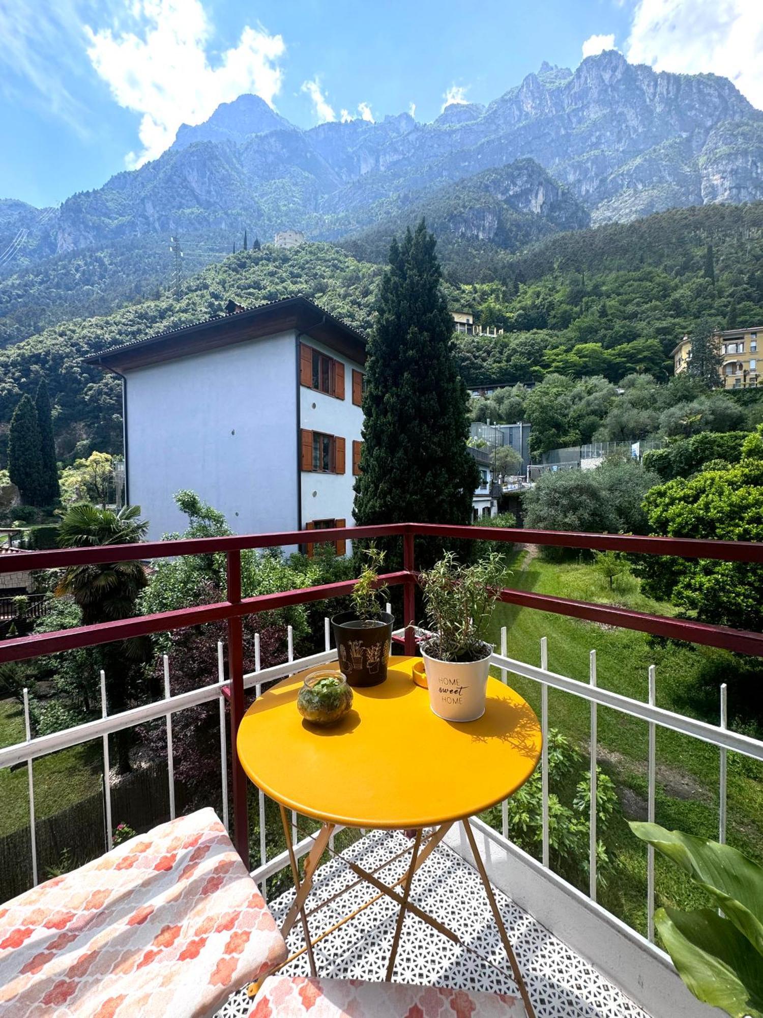 New Apartment In Historical Center Near Lake Riva del Garda Eksteriør billede