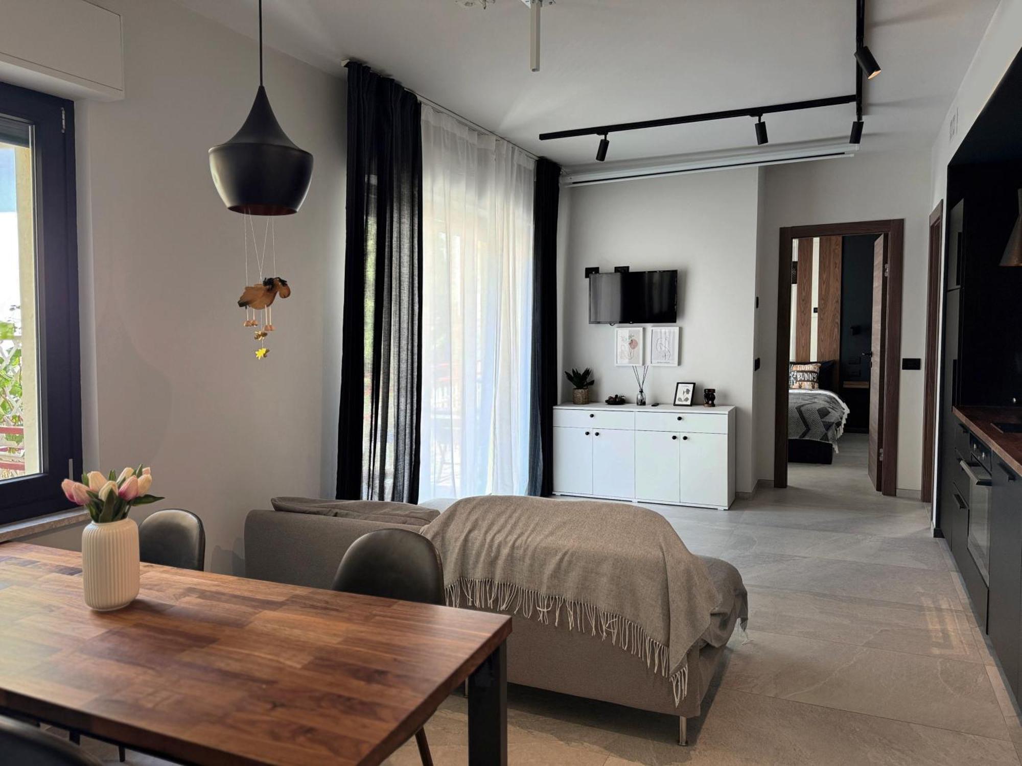 New Apartment In Historical Center Near Lake Riva del Garda Eksteriør billede