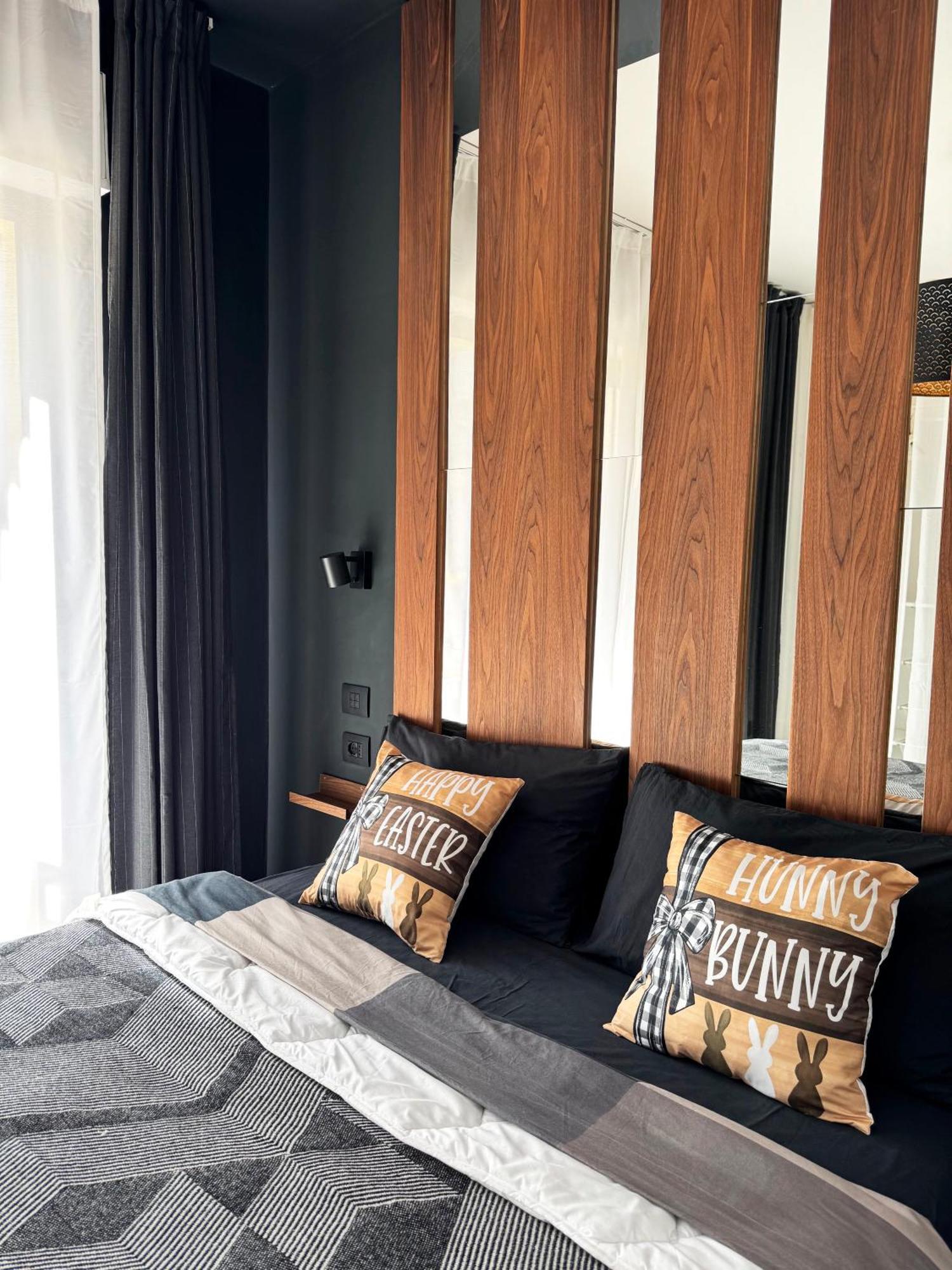 New Apartment In Historical Center Near Lake Riva del Garda Eksteriør billede
