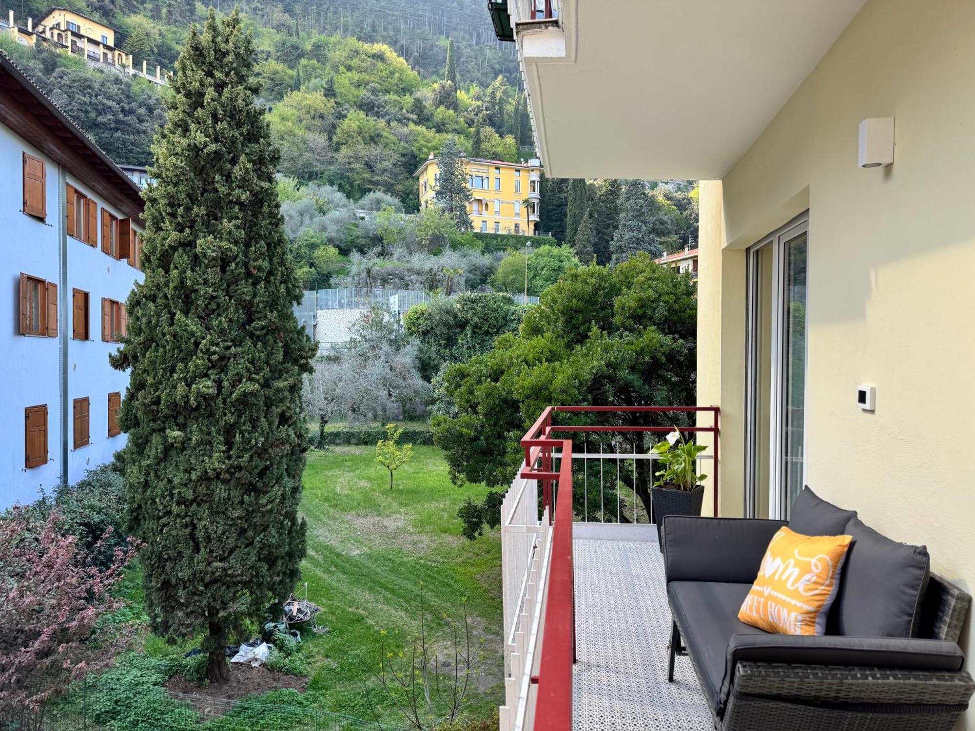 New Apartment In Historical Center Near Lake Riva del Garda Eksteriør billede